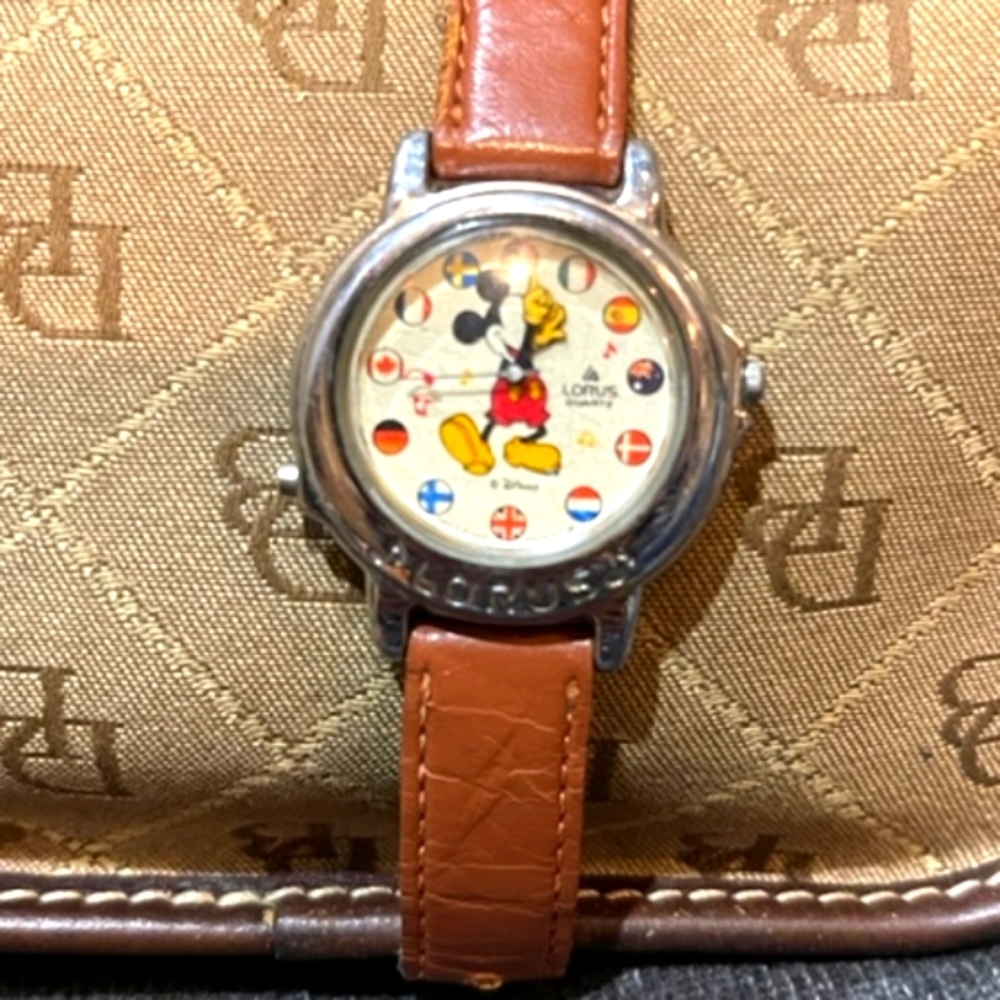 Vintage Mickey Mouse Lorus Around The World Watch Brown Leather Band SINGS!